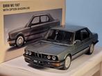 BMW M5 E28 1985 Shadow Line 1987 Dolphingray met. Autoart, Hobby en Vrije tijd, Modelauto's | 1:18, Ophalen of Verzenden, Zo goed als nieuw