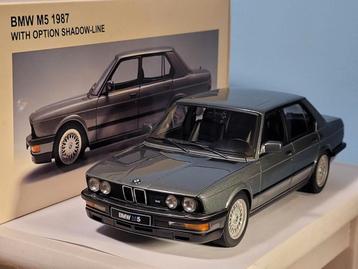 BMW M5 E28 1985 Shadow Line 1987 Dolphingray met. Autoart beschikbaar voor biedingen