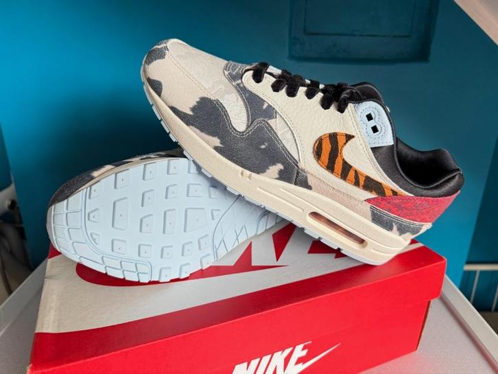Nike Air Max 1 ‘87 Great Indoors Tiger Swoosh - maat 42,5, Kleding | Heren, Schoenen, Nieuw, Sneakers of Gympen, Overige kleuren