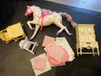 Vintage Sindy Fleur Barbie meubels kast paard buggy dekens, Ophalen of Verzenden, Gebruikt, Accessoires