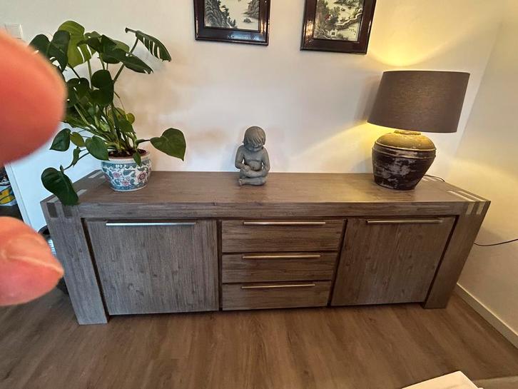 Dressoir van massief hout, Huis en Inrichting, Kasten | Dressoirs, Gebruikt, 200 cm of meer, 25 tot 50 cm, Met lade(s), Met deur(en)