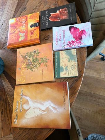 Spirituele boeken ,divers( paranormaal VERKOCHT)  beschikbaar voor biedingen