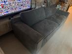 Grijze suede 4 zits-bank, Huis en Inrichting, Banken | Bankstellen, Ophalen, 250 tot 300 cm, Gebruikt, Rechte bank
