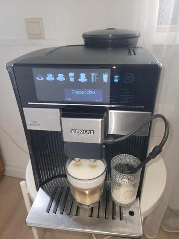 Mooie Siemens koffiemachine EQ6 Series 500 beschikbaar voor biedingen