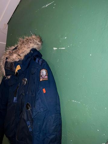 Parajumpers jas beschikbaar voor biedingen