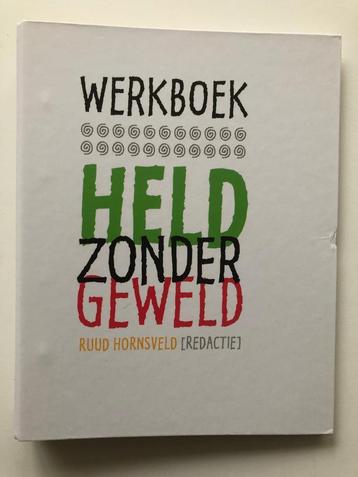 Held zonder geweld - werkboek beschikbaar voor biedingen