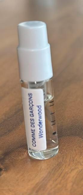 Comme des Garcons Wonderwood 1,5 ml beschikbaar voor biedingen