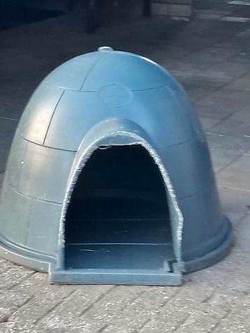Te koop.mooie  honden hokken beschikbaar voor biedingen