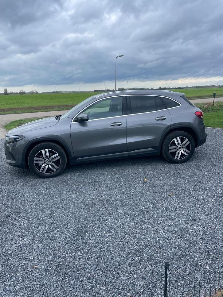 Mercedes-Benz EQA 350 292pk 4MATIC 2023 Grijs BTW incl., Auto's, Mercedes-Benz, Particulier, EQA, Elektrisch, SUV of Terreinwagen