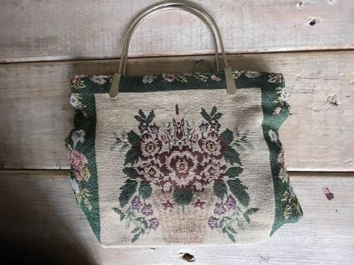 Zeer oud broderie tasje / handtasje met beugels. Bloemen., Antiek en Kunst, Antiek | Kleding en Accessoires, Dames, Ophalen of Verzenden