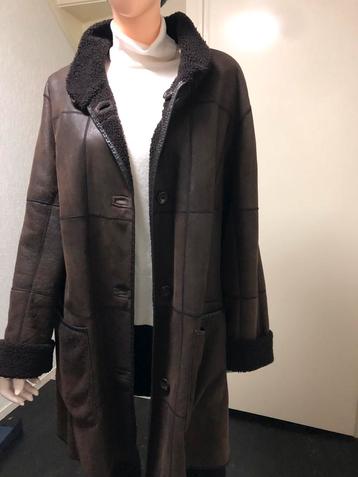 Donkerbruine lammy coat mt46 van Werner Christ. beschikbaar voor biedingen