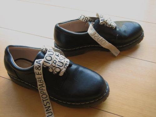 Zeer mooie zwart leren veterschoen PULL & BEAR 39 snazzeys, Kleding | Dames, Schoenen, Nieuw, Schoenen met lage hakken, Zwart