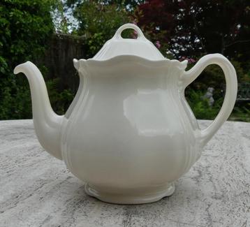 Nieuw Wedgwood Queen's Shape Servies Qeeen's Plain beschikbaar voor biedingen
