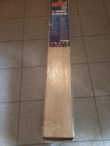 Laminaat vloer planken beschikbaar voor biedingen