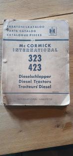 Mc cormick international 323 423 onderdelenboek compleet, Boeken, Catalogussen en Folders, Ophalen of Verzenden