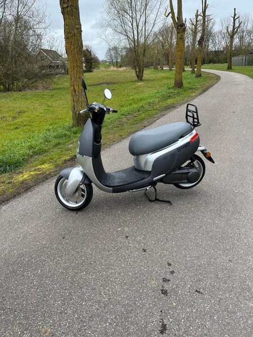 Electrische scooter AGM ECO. 3500km bieden v.af 800, Fietsen en Brommers, Scooters | SYM, Zo goed als nieuw, Ophalen