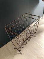 Kranten / tijdschriften bak, Huis en Inrichting, Woonaccessoires | Krantenbakken en Lectuurbakken, Ophalen of Verzenden, Zo goed als nieuw