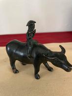 Bronzen waterbuffel met fluit spelende berijder, Ophalen of Verzenden