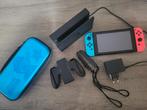 Nintendo Switch (origineel) + Hoes (Mario blauw), Gebruikt, Online, Overige genres, 2 spelers