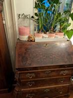 Brocante buikkastje met leeuwenpoten, Ophalen