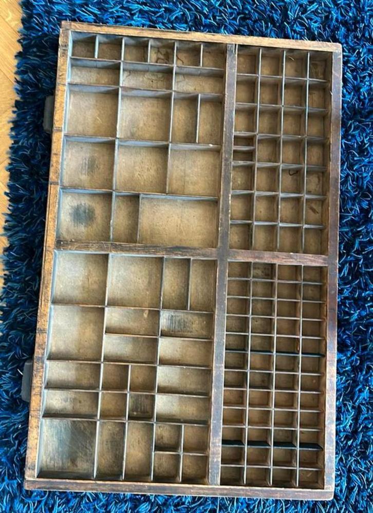 Antieke originele letterbak van Lettergieterij Amsterdam, Huis en Inrichting, Woonaccessoires | Wanddecoraties, Gebruikt, Ophalen