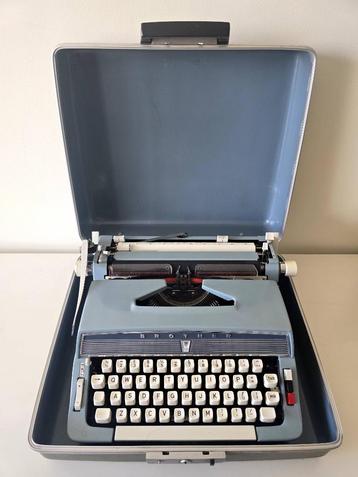 Brother De Luxe Typewriter – 1960s beschikbaar voor biedingen