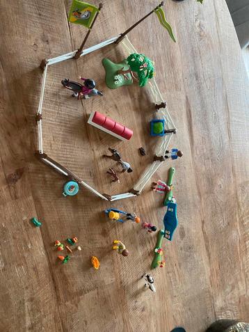 Hekwerk voor de paarden beschikbaar voor biedingen