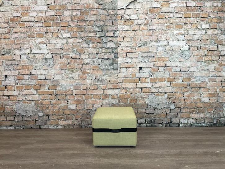 Poef Geel bij TheReSales, Huis en Inrichting, Banken | Voetenbanken en Poefen, Zo goed als nieuw, 50 tot 75 cm, 50 tot 75 cm, Vierkant