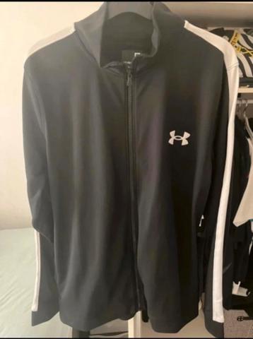 Under armour vest M beschikbaar voor biedingen