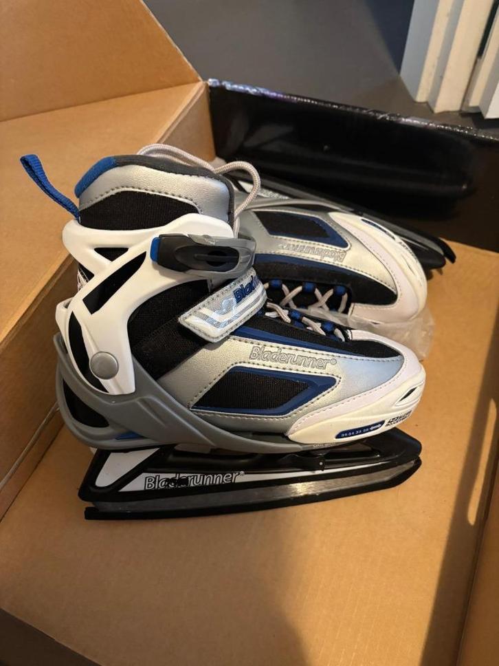 (2 x) Bladerunner Zoom / verstelbare schaatsen (Mt 32-35), Sport en Fitness, Schaatsen, Zo goed als nieuw, IJshockeyschaatsen