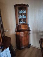 Eikenhouten hoek vitrinekast met sleutels t.e.a.b., Huis en Inrichting, Ophalen, Glas, Klassiek, 50 tot 100 cm