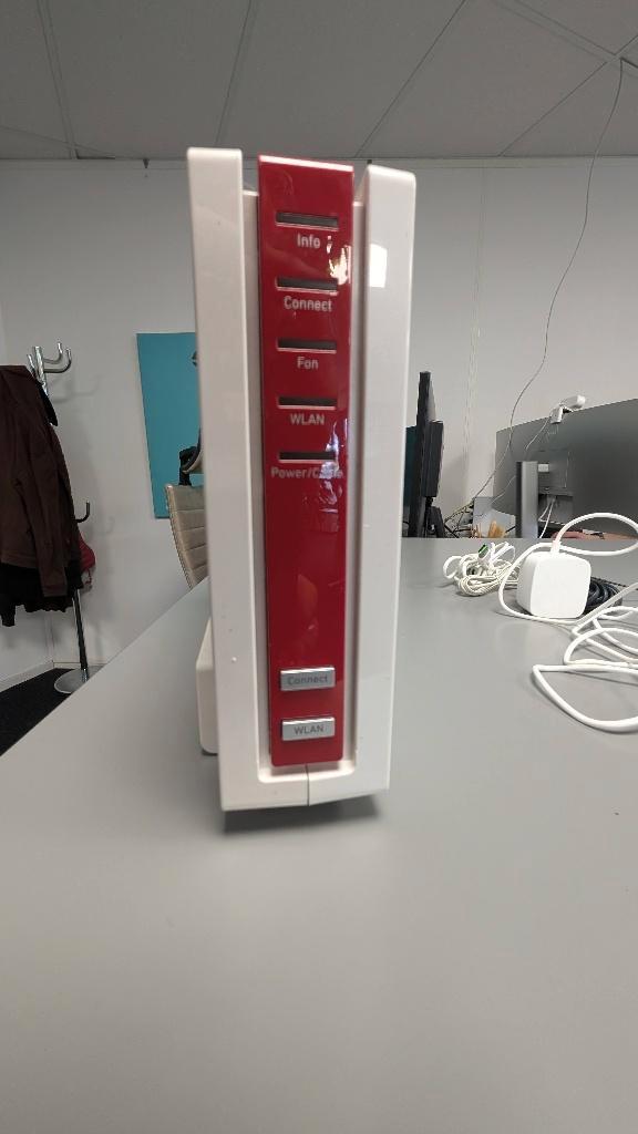 FRITZ!Box 6690 Cable – Supersnelle Wi-Fi 6|Inclusief Factuur, Computers en Software, Routers en Modems, Zo goed als nieuw, Router met modem