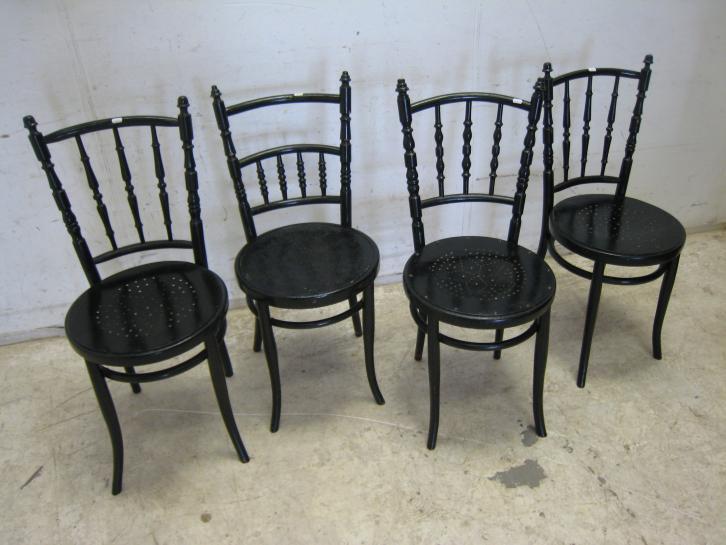 Set van 4 ronde zwarte thonet-stijl stoelen, Huis en Inrichting, Stoelen, Gebruikt
