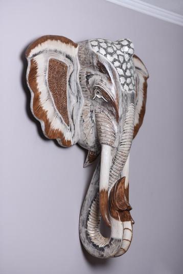 Handgemaakt Olifant Hoofd Kunstwerk uit Indonesië beschikbaar voor biedingen