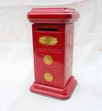 spaarpot brievenbus opschrift 4 talen, blik, 16 cm., Ophalen of Verzenden, Gebruikt, Metaal of Blik, Object of Gebouw