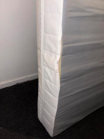 Bedframe Neiden Ikea + matras 140x200 - afbeelding 4