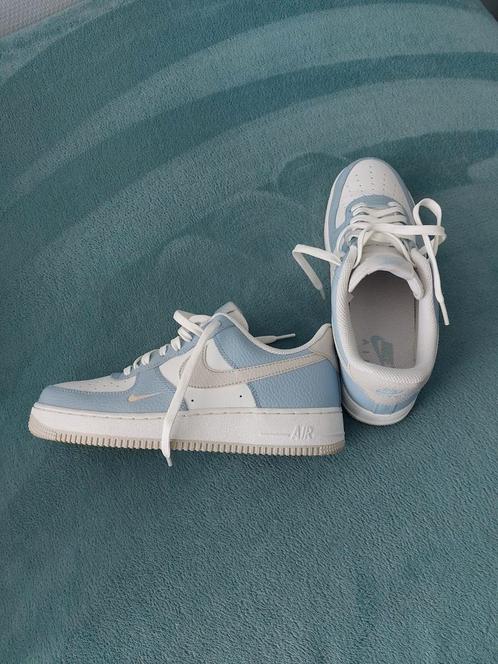 Nike air dames wit/lichtblauw maat 41, Kleding | Dames, Schoenen, Zo goed als nieuw, Sneakers of Gympen, Wit, Ophalen of Verzenden
