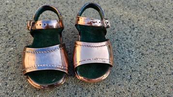 Koperen Sandalen Decoratie beschikbaar voor biedingen