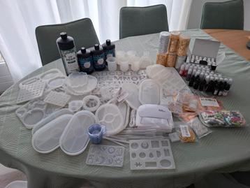 Heel veel spullen epoxy, giethars, mallen, etc. beschikbaar voor biedingen