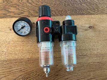 Olie condens water afscheider met drukmeter  beschikbaar voor biedingen