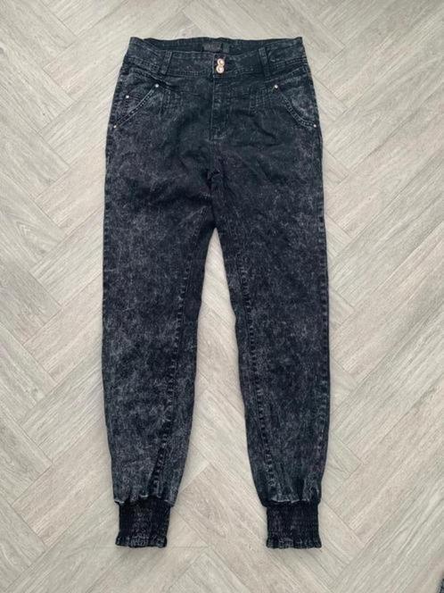 Mooie zwarte jeans broek maat 40, onderkant elastische band, Kleding | Dames, Spijkerbroeken en Jeans, Nieuw, Overige jeansmaten