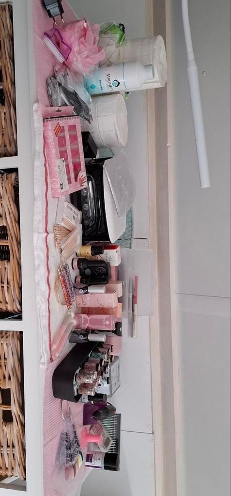 Zeer uitgebreid gellak benodigdheden, Sieraden, Tassen en Uiterlijk, Uiterlijk | Cosmetica en Make-up, Zo goed als nieuw, Handen en Nagels