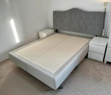 IKEA boxspring 180x200 met GRATIS hoofdbord & topmatras beschikbaar voor biedingen