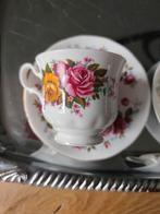 2 kop en schotel van "Bone China",, Ophalen, Zo goed als nieuw, Kop en/of schotel