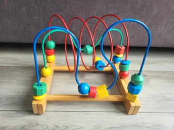 Houten kralenspiraal voor peuters (Mula) beschikbaar voor biedingen