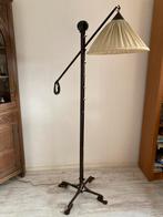 Schemerlamp, gietijzer (herkomst wrs voormalig Ned Indië), Ophalen, Gebruikt, 150 tot 200 cm