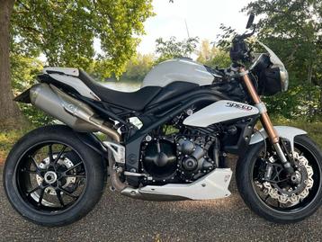 TRIUMPH SPEED TRIPLE (bj 2012) beschikbaar voor biedingen