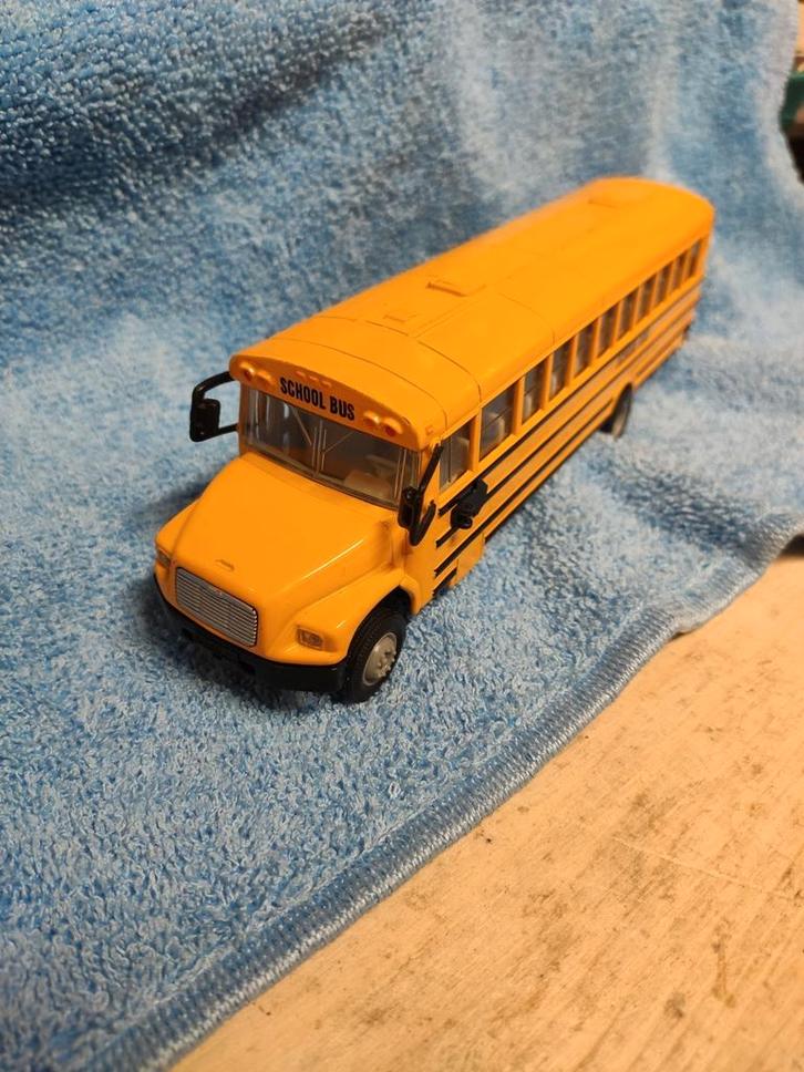 Siku modelauto schoolbus. WD-18, Hobby en Vrije tijd, Modelauto's | 1:87, Zo goed als nieuw, Bus of Vrachtwagen, Ophalen of Verzenden