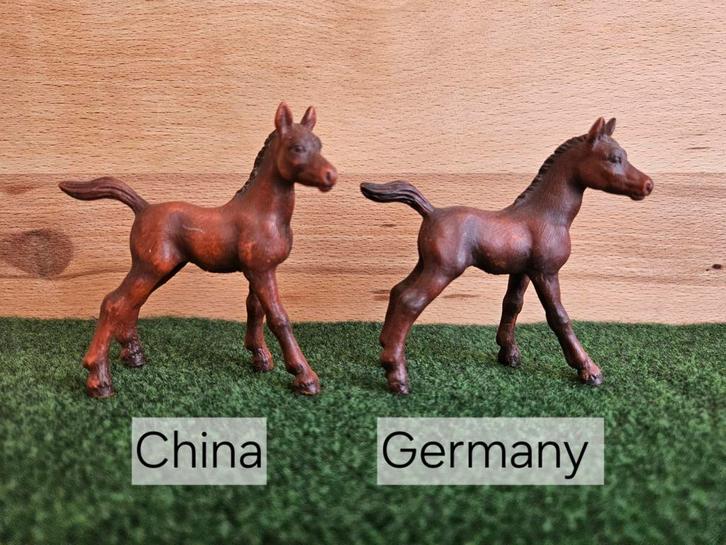 Schleich 13115 Hannoveraan veulen uit 1995, Verzamelen, Dierenverzamelingen, Zo goed als nieuw, Beeldje of Figuurtje, Paard, Ophalen of Verzenden