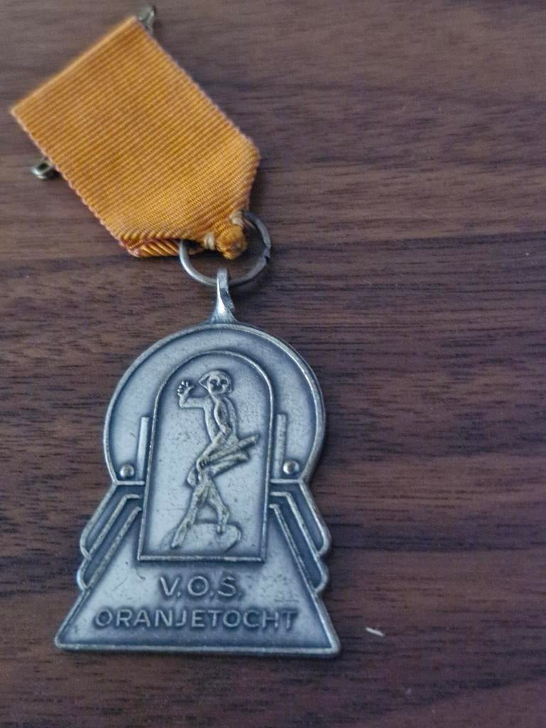 164 Oude VOS Amersfoort Oranjetocht Medaille, Postzegels en Munten, Penningen en Medailles, Ophalen of Verzenden